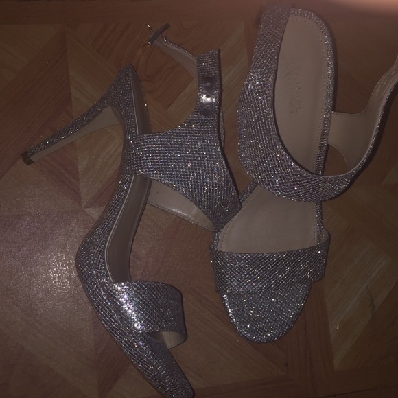 Michael kors heels - Picture 4 of 7